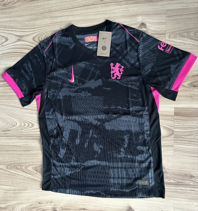 Футболни тениски – ТОП отбори | Нови, Ретро и Concept екипи