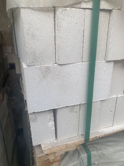 Огнеупорный кирпич Белый огнеупорный кирпич Ogneuporniy gisht