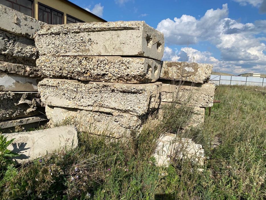 Бетонные блоки из речного камня