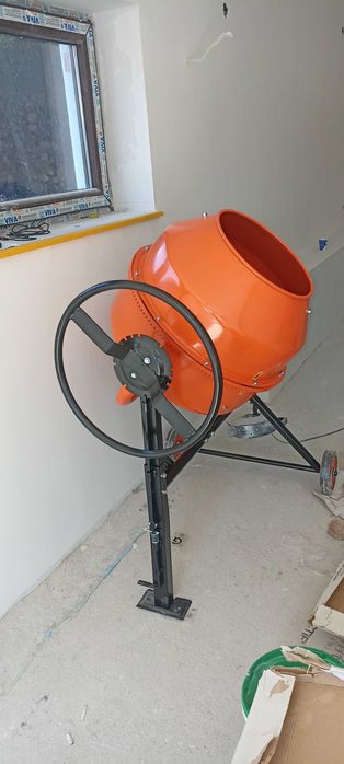 Бетонобъркачка 180/800. Перфектна ,на едно бъркало !