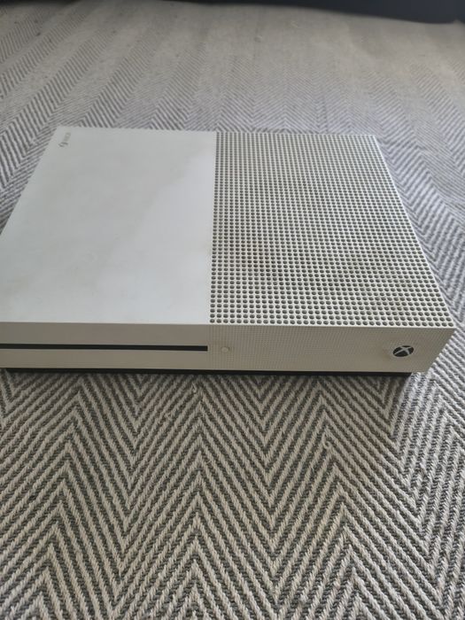 Xbox one S 500gb+ 2 manete+ 18 jocuri Xbox one si Xbox series X