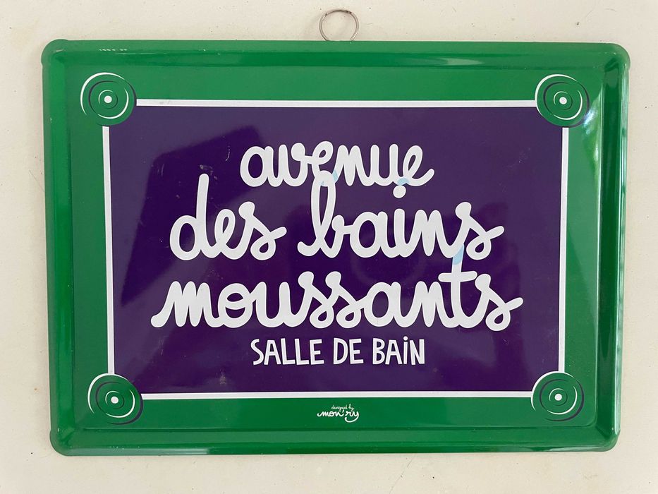 semn metalic emailat se agata pe usa de la baie sau perete franceza