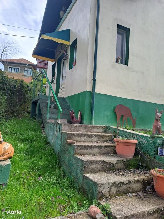 Vând casă Radesti,racordata la gaze,curent,apa si canalizare
