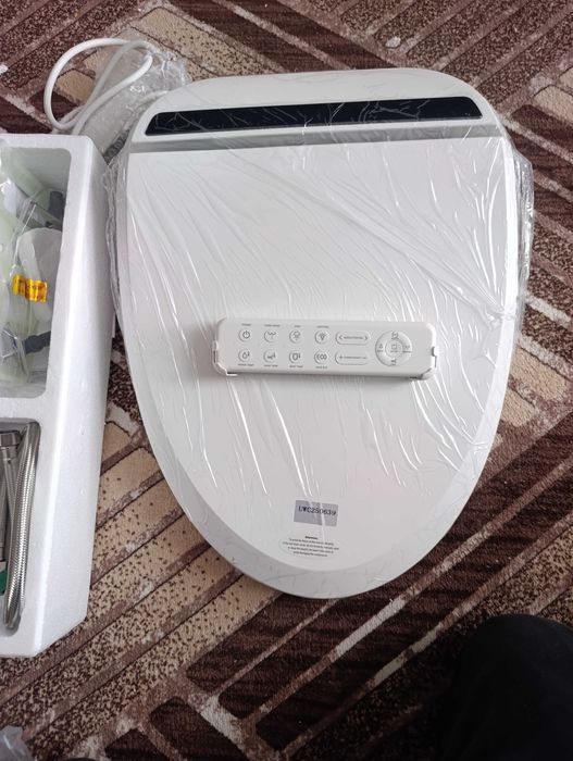 Capac smart pentru toaleta.