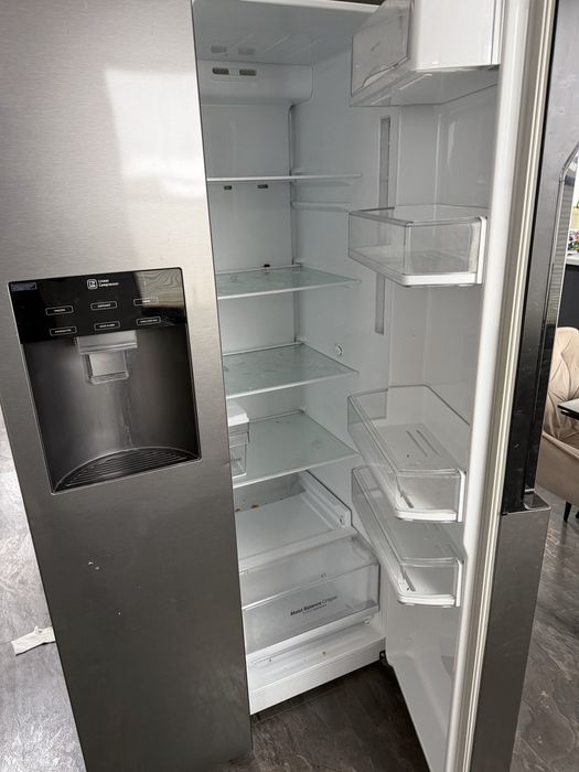 Хладилник LG  двукрилен