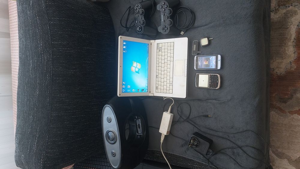 Laptop G10IL Vodafone funcțional și alte lucruri retro