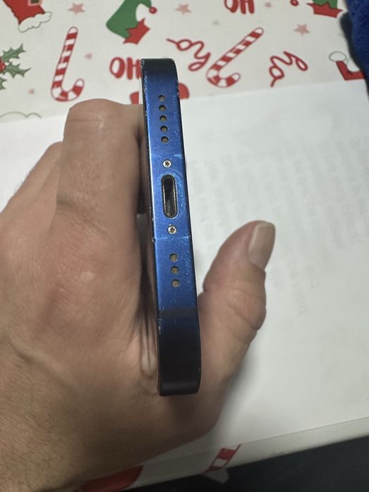 Vand telefon personal cumparat de nou din magazin