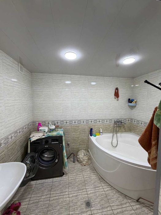 Юнусобод Авлийо Ота  3,6 сотик Яшаш учун курилган ховли Сотилади.