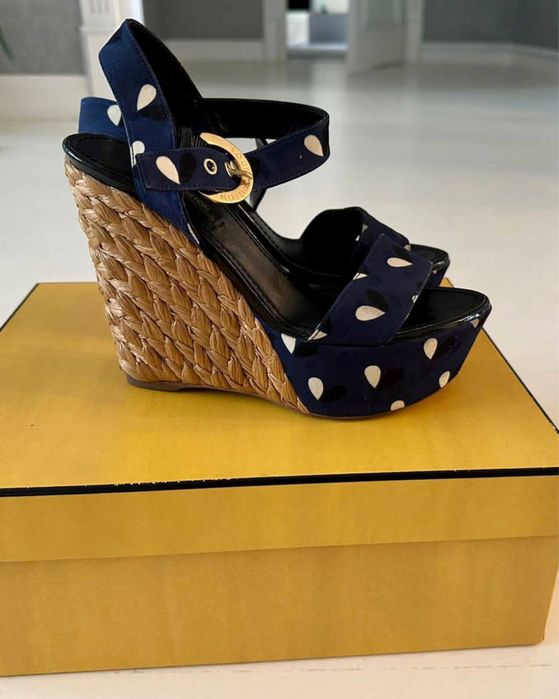 Босоножки, танкетки