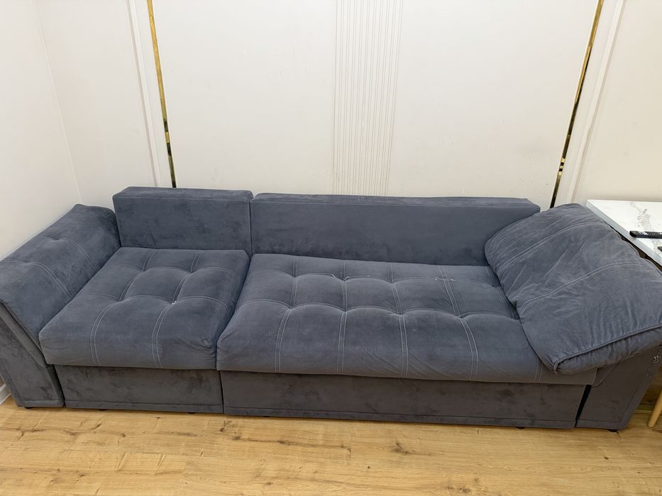 Отдам даром диван.