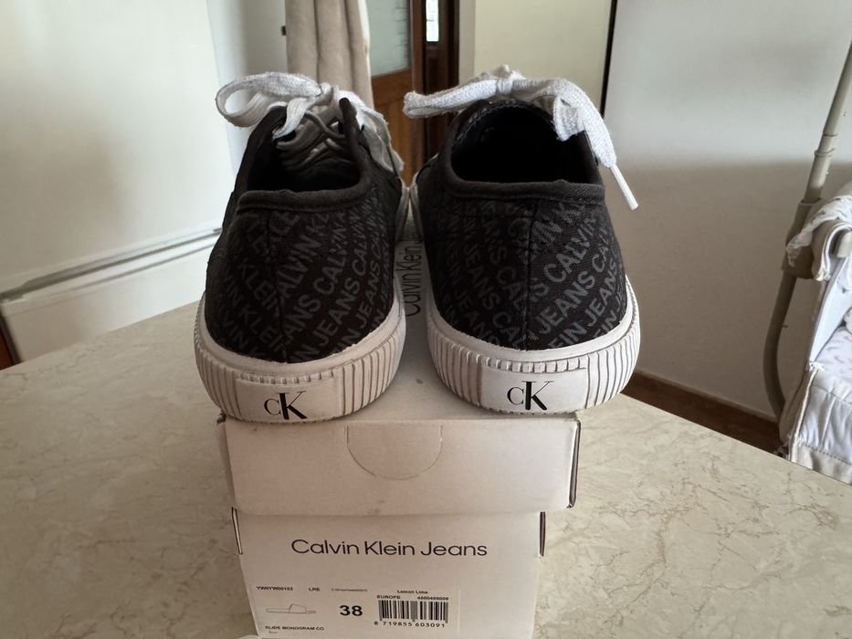 Кецове Calvin Klein