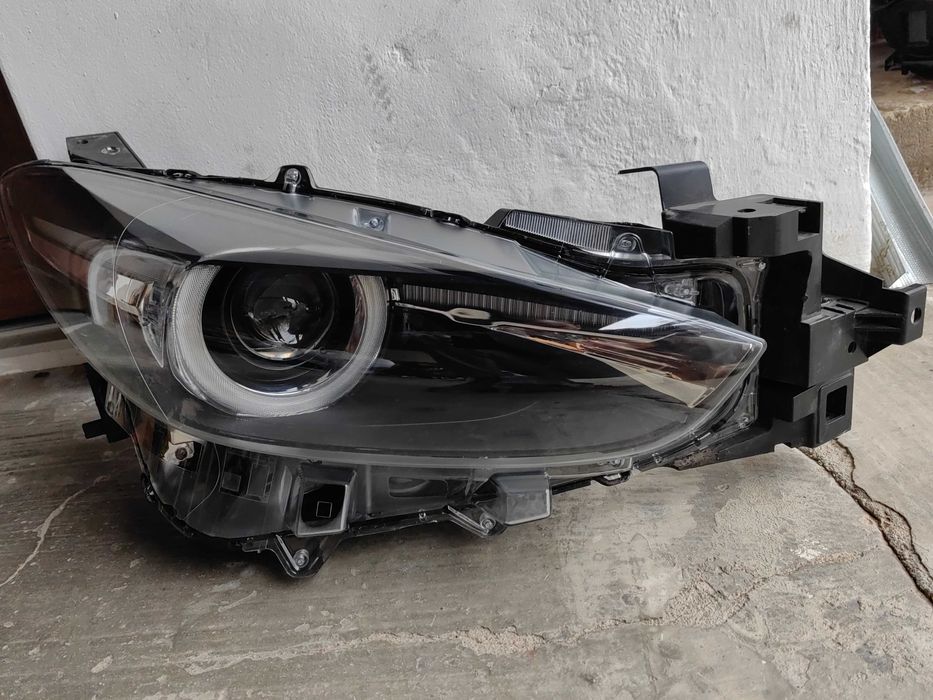 Фар Mazda 3 FULL LED десен / Фар Мазда 3 Оригинален