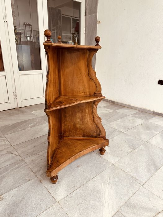 Антикварна ъглова етажерка от масивно дърво