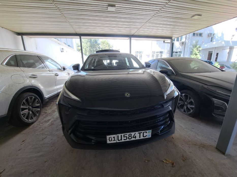 Dongfeng passenger Car T5 evo avtomashinasi sotiladi