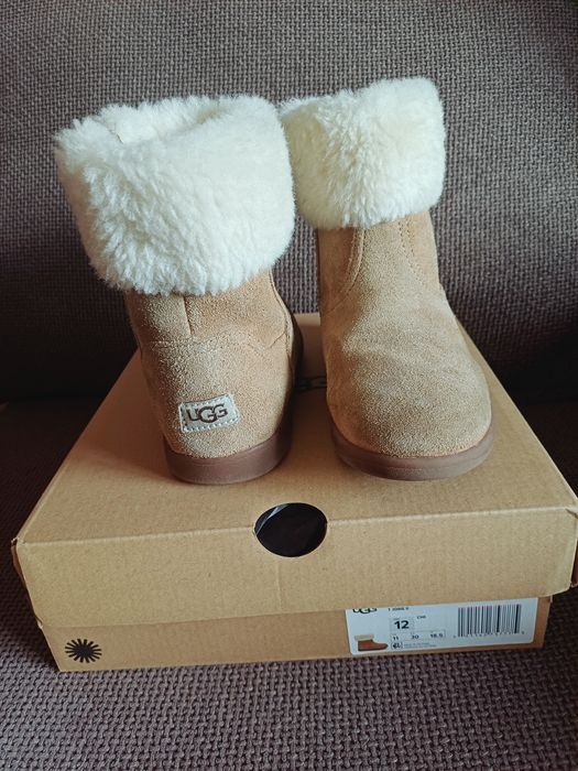 Ботички UGG, размер 30- почти като нови