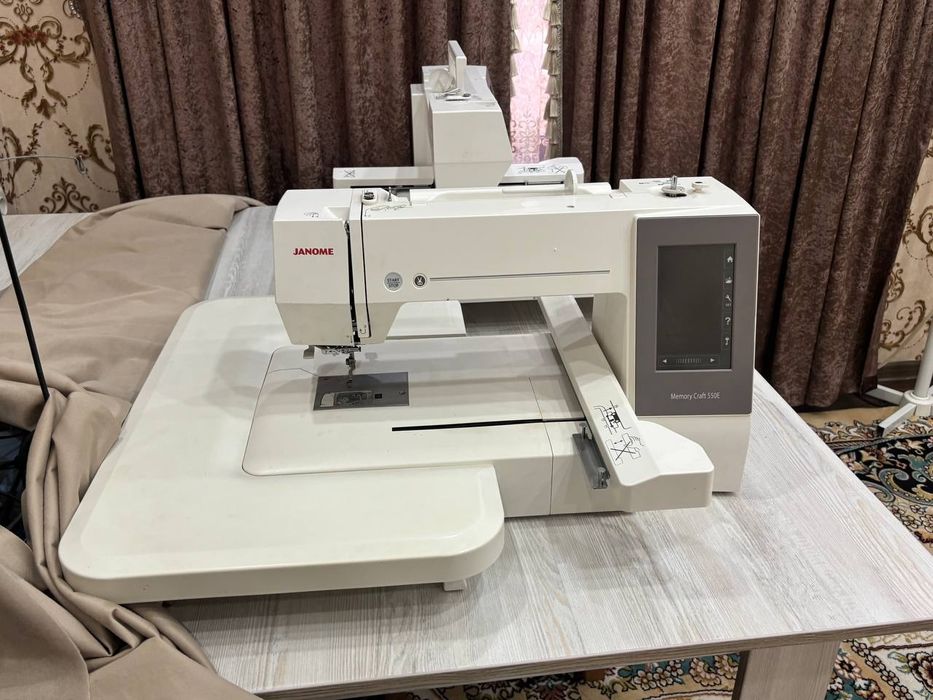 Швейная машина Janome 550E