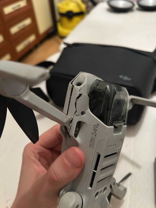 Drona DJI Mini 2, Fly More Combo, 5 Baterii, filtre UV, Telecomanda