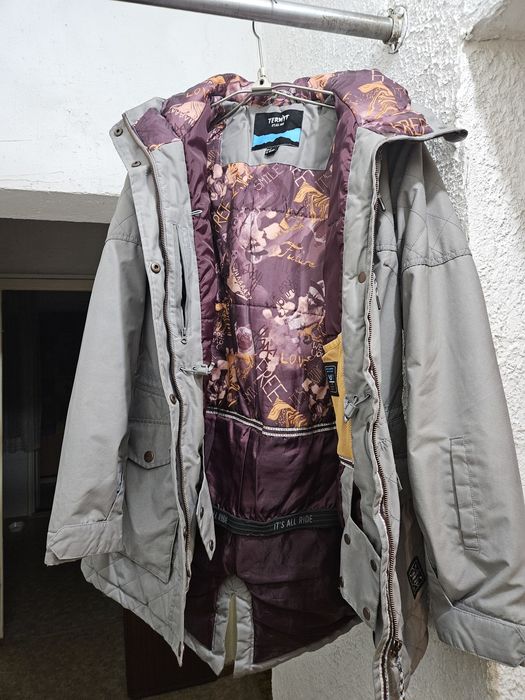 Продам б/у куртку.