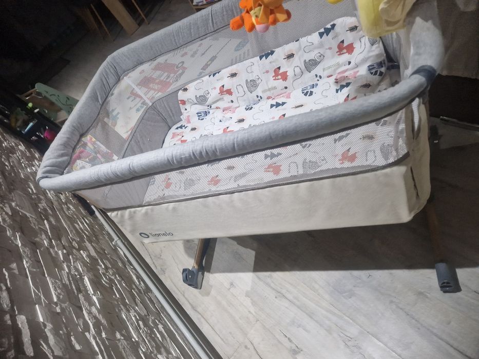 Vand patut lionelo co-sleeper, fara defecte.