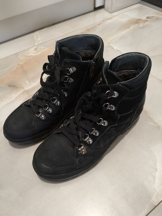 Продам обувь утепленая