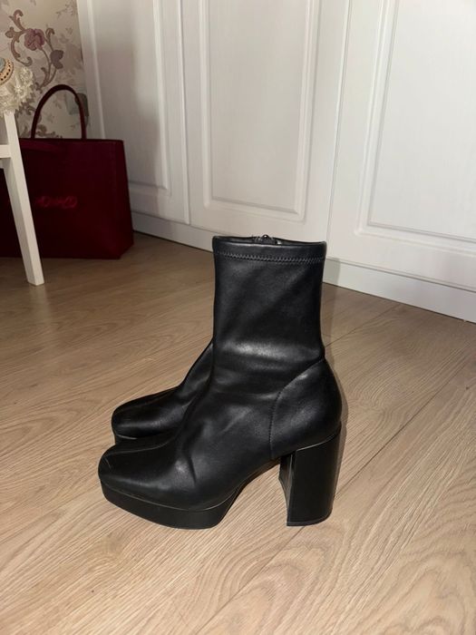 Продам ботинки на кабликах от бренда Zara