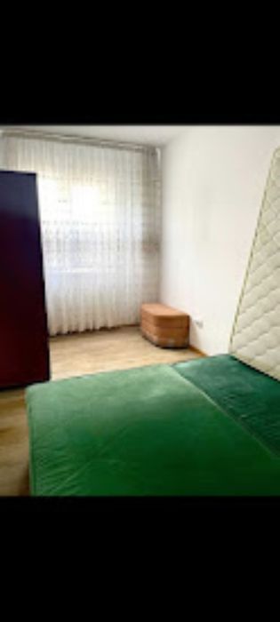 Închiriez apartament cu 3 Camere