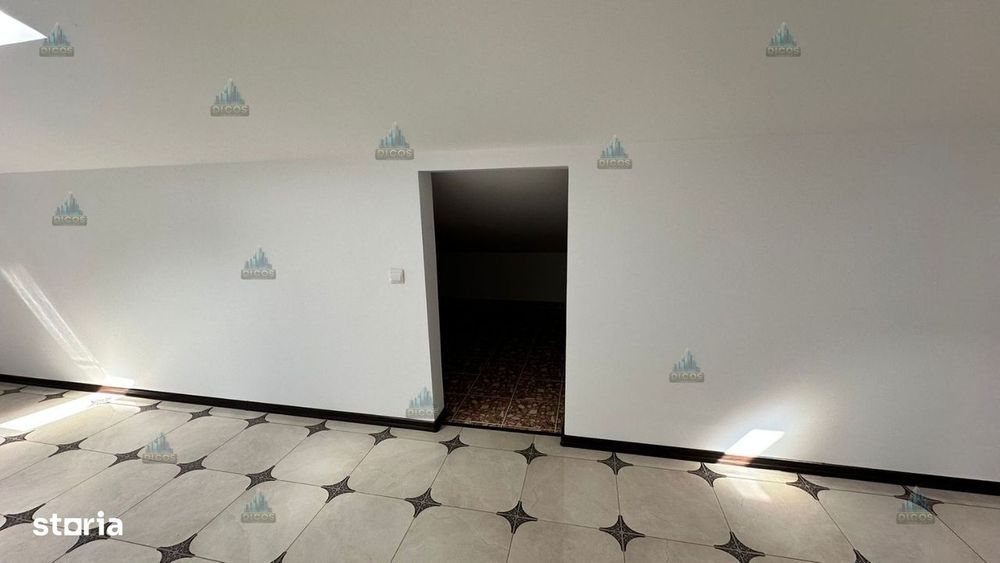 Vilă de vânzare 1500 mp teren