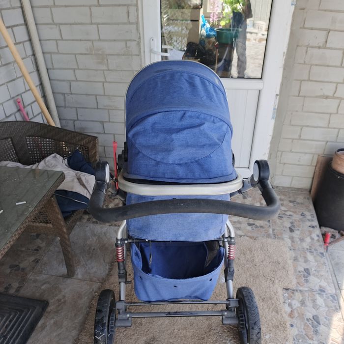 Продам коляску прогулочную