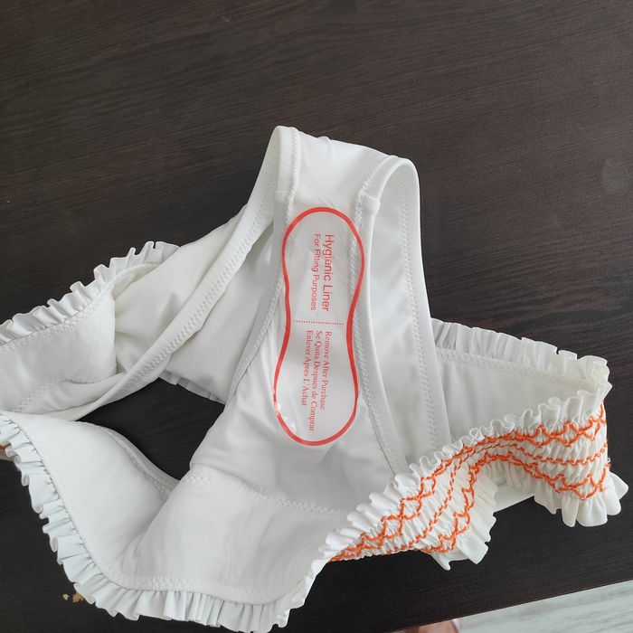 Чисто Дамски бански