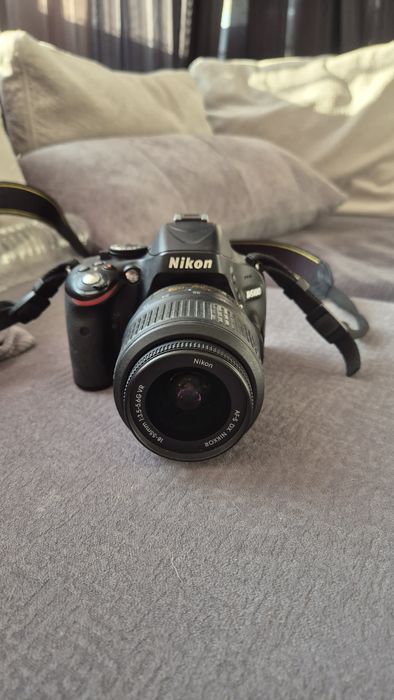 Продавам фотоапарат Nikon D5100