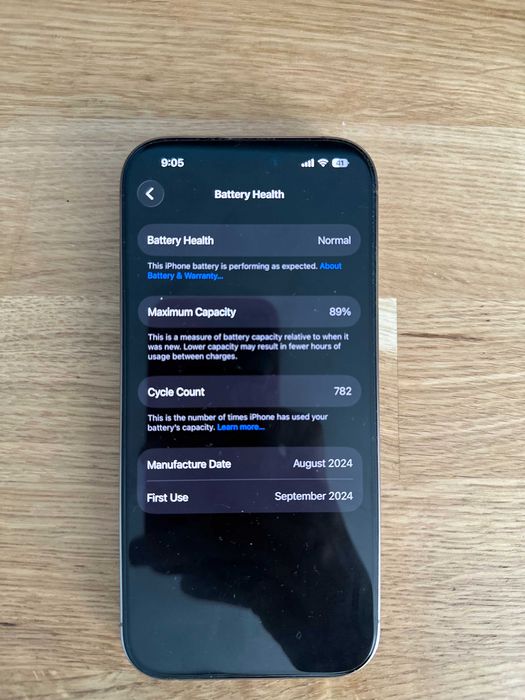 iPhone 16 Pro 256GB Desert Titanium + оригинални Apple кейсове + Quad Lock комплект