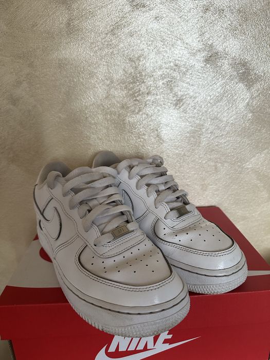 Бели AF1.
