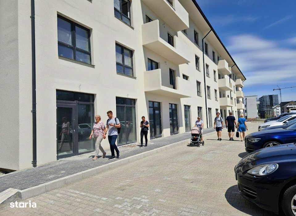 Spatiu Comercial cu Vitrine, Open Space, 54 mp - Doamna Stanca Sibiu