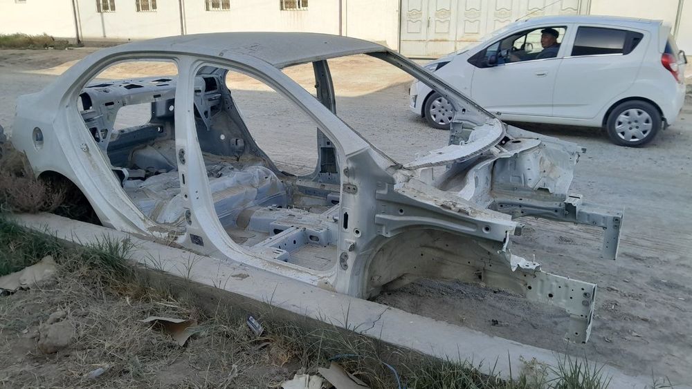 Cobalt rama sotiladi b/u