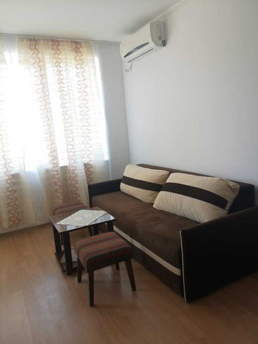 Дава се под наем Двустаен апартамент в Бургас, Славейков - 60 кв.м за 102 € - Снимка #3