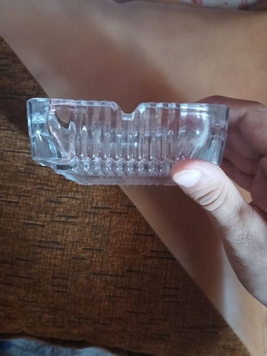 Vând secumeră din sticlă pentru fumatori