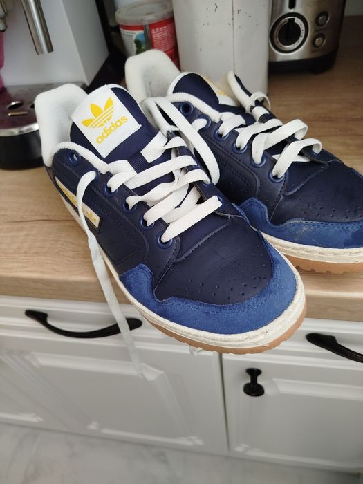 Adidas оригинални маратонки 39номер