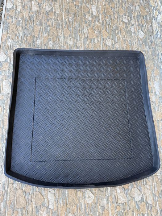 Vând Tăviță din cauciuc (nu din spuma) Vw,seat,skoda,audi