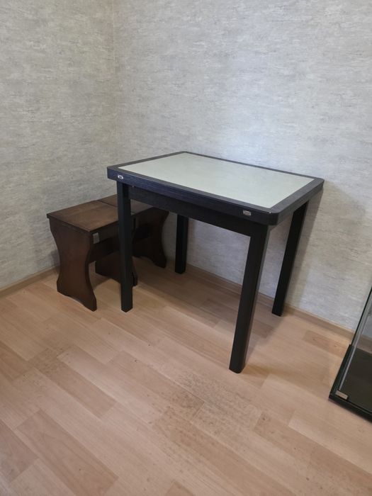 Продам   стол-книжку ,,Аврора,,