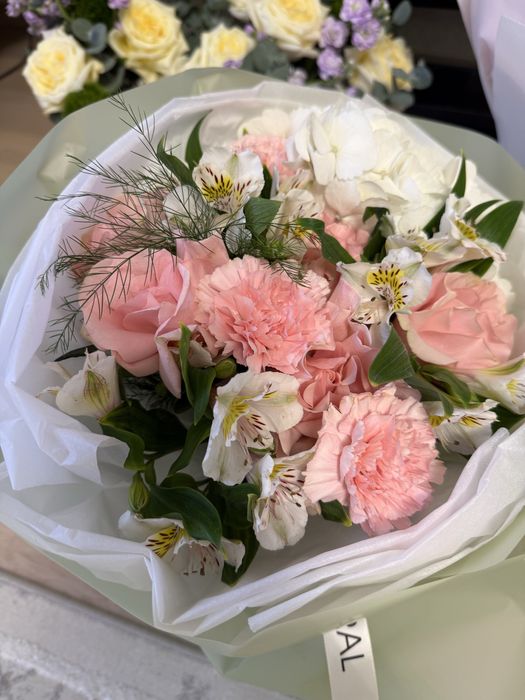 Продам букеты б/у в отличном состоянии