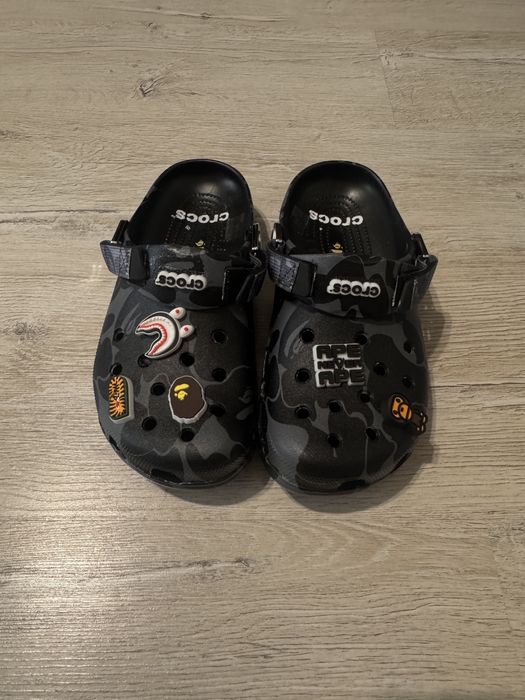 Crocs x Bape.