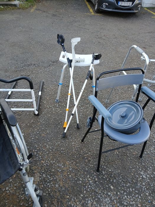 Инвалидна количка. Тоалетен стол  чисто нови