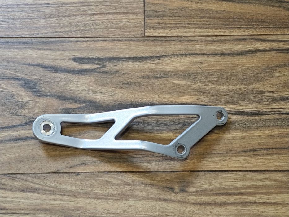 Алуминиева стойка за ауспух за  Honda CBR954RR