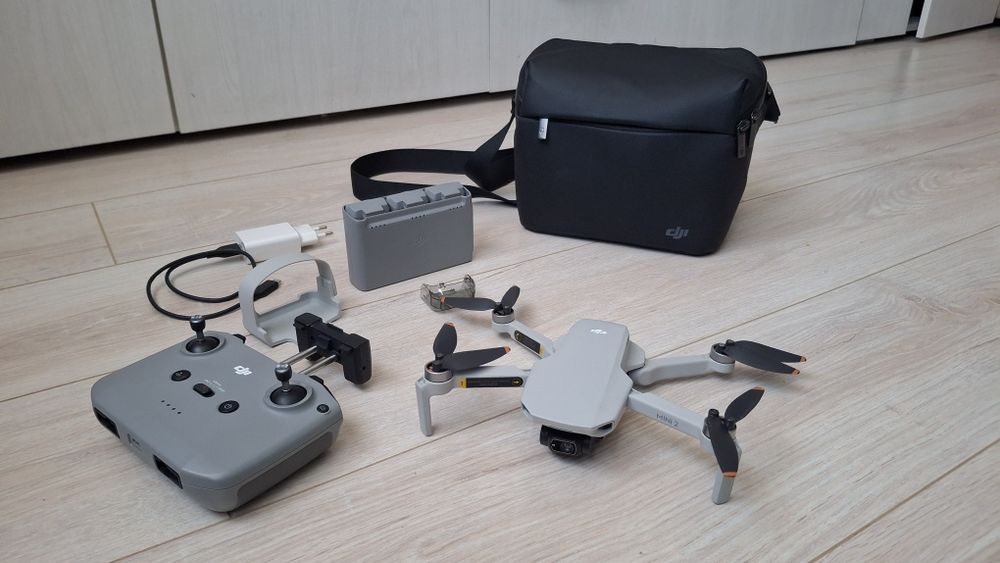 Продам дрон dji mini 2 combo