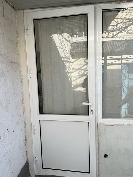 Akfa eshik rom sotiladi srochno