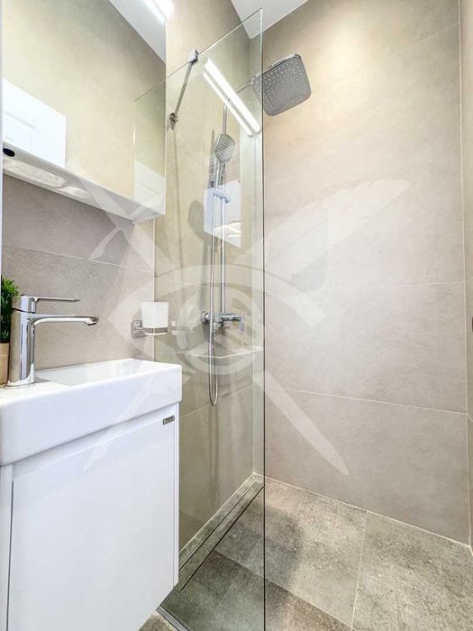 Продава се Тристаен апартамент в София, Център - 90 кв.м за 2805 €/кв.м - Снимка #11