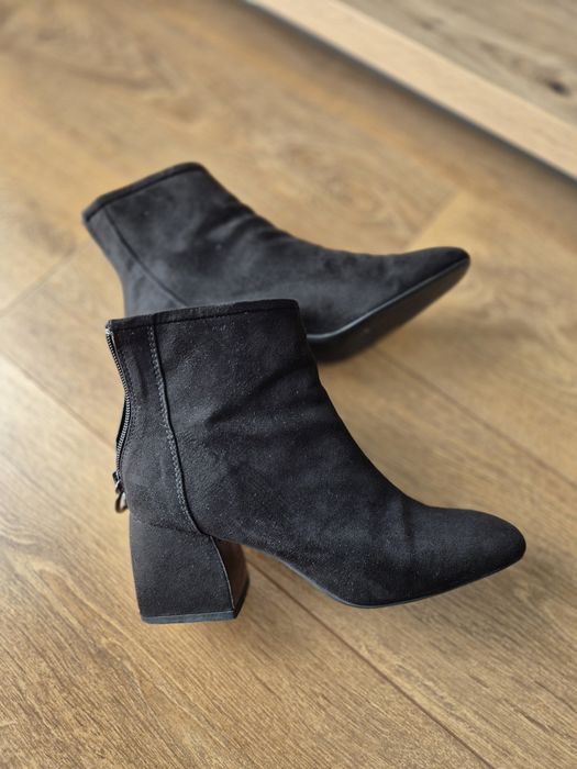 Botine negre Bershka