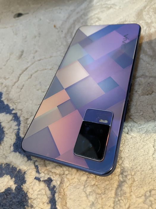Продам телефон vivo