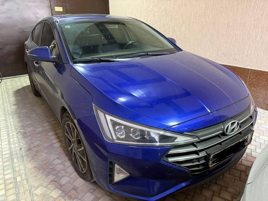 Hyundai Elantra 2.0 AT HI-Tech (full position]