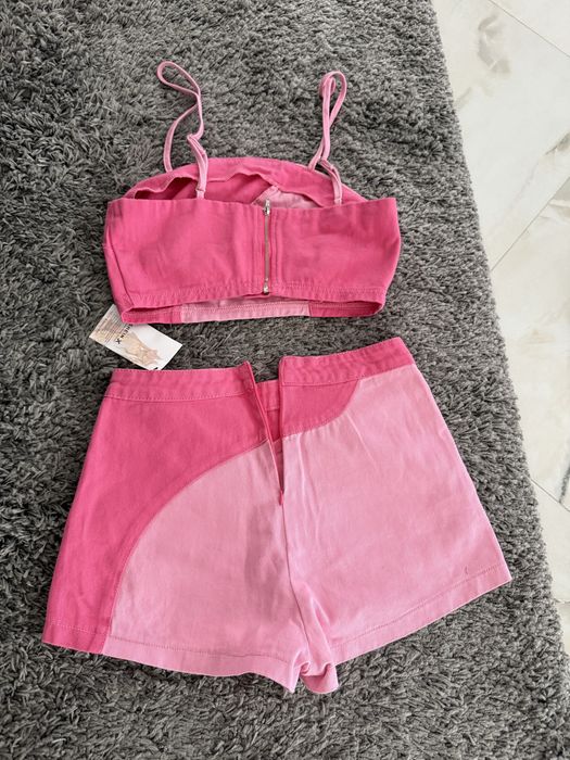 Set pantaloni scurti si maieu roz nou